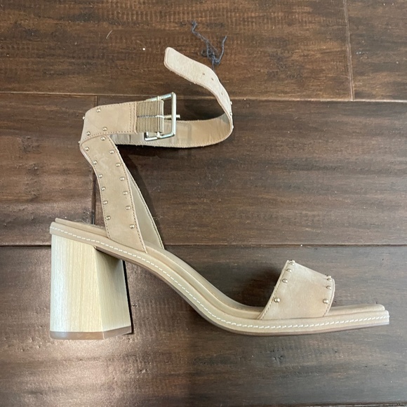 Vince Camuto - NEW in box - size 8 - NWT - Picture 6 of 11